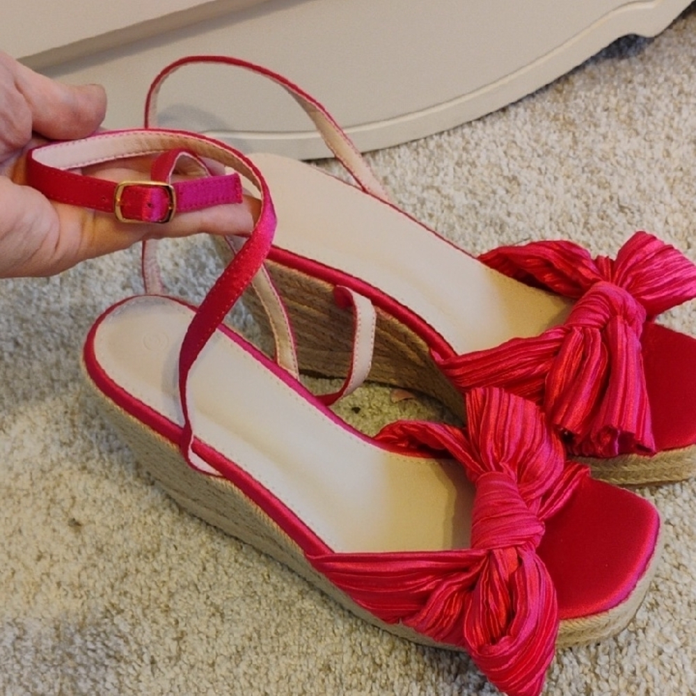 Elegant Pink Wedge Sandals